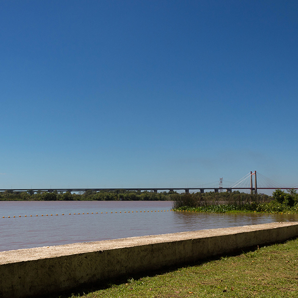 imagen de vista al rio y puente Zarate 